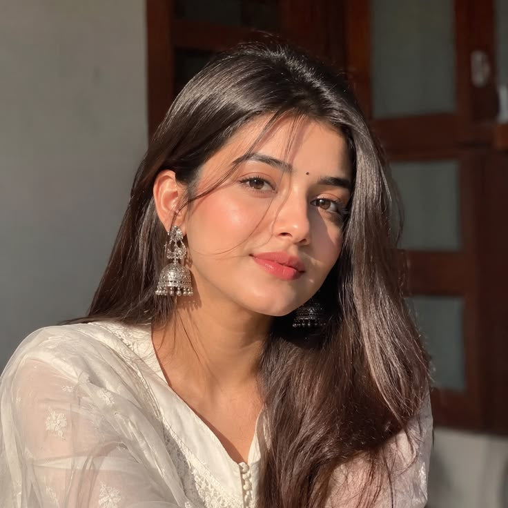files/Soft_Aesthetic_Indian_Look___Natural_Beauty_Vibes.jpg